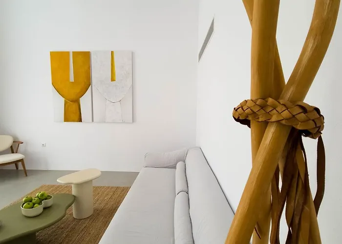 Nour, Modern High-ceiling Retreat With Pool In Plaka Naxos Naxos City