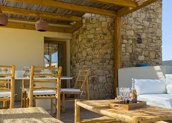 فيلة Nour, Modern High-ceiling Retreat With Pool In Plaka Naxos