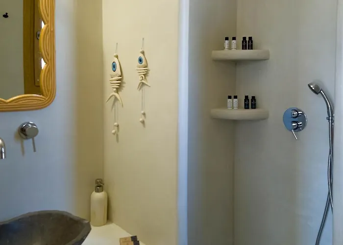 Nour, Modern High-ceiling Retreat With Pool In Plaka Naxos فيلة *