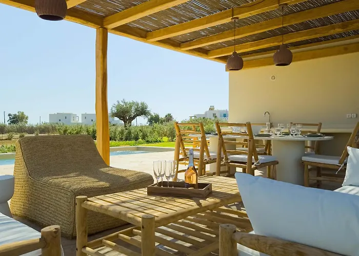 Nour, Modern High-ceiling Retreat With Pool In Plaka Naxos