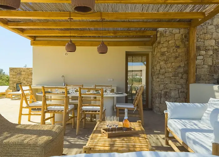 Nour, Modern High-ceiling Retreat With Pool In Plaka Naxos فيلة Naxos City