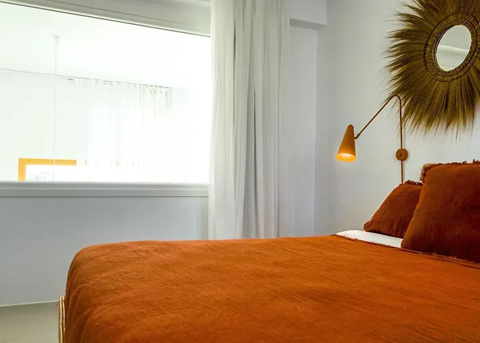 Nour, Modern High-ceiling Retreat With Pool In Plaka Naxos فيلة Naxos City