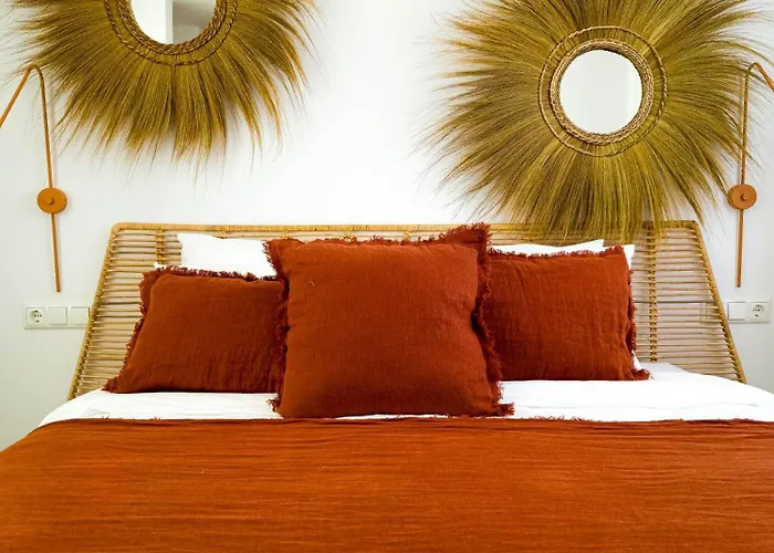 Nour, Modern High-ceiling Retreat With Pool In Plaka Naxos Naxos City