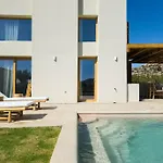 Willa Nour, Modern High-ceiling Retreat With Pool In Plaka Naxos