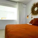 Nour, Modern High-ceiling Retreat With Pool In Plaka Naxos Willa Naxos City