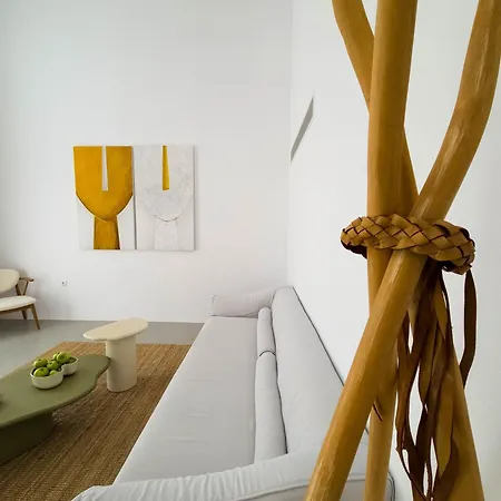 Nour, Modern High-ceiling Retreat With Pool In Plaka Naxos Naxos City