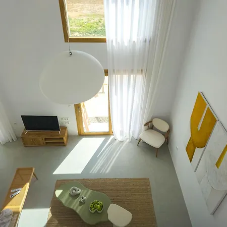 Nour, Modern High-ceiling Retreat With Pool In Plaka Naxos וילה *