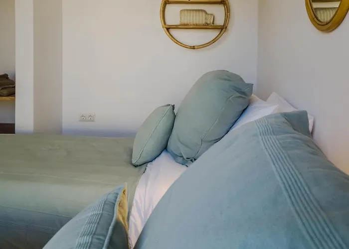 Nour, Modern High-ceiling Retreat With Pool In Plaka Naxos