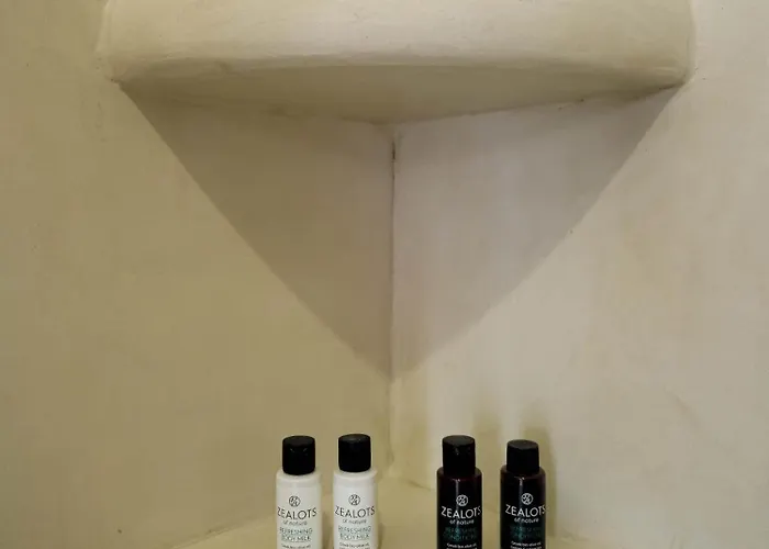 Nour, Modern High-ceiling Retreat With Pool In Plaka Naxos *