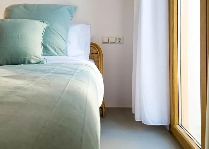 וילה Nour, Modern High-ceiling Retreat With Pool In Plaka Naxos