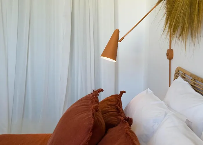 Nour, Modern High-ceiling Retreat With Pool In Plaka Naxos