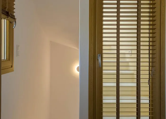 Nour, Modern High-ceiling Retreat With Pool In Plaka Naxos Naxos City