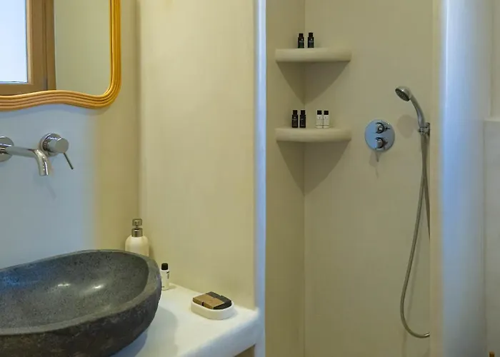 Nour, Modern High-ceiling Retreat With Pool In Plaka Naxos וילה *