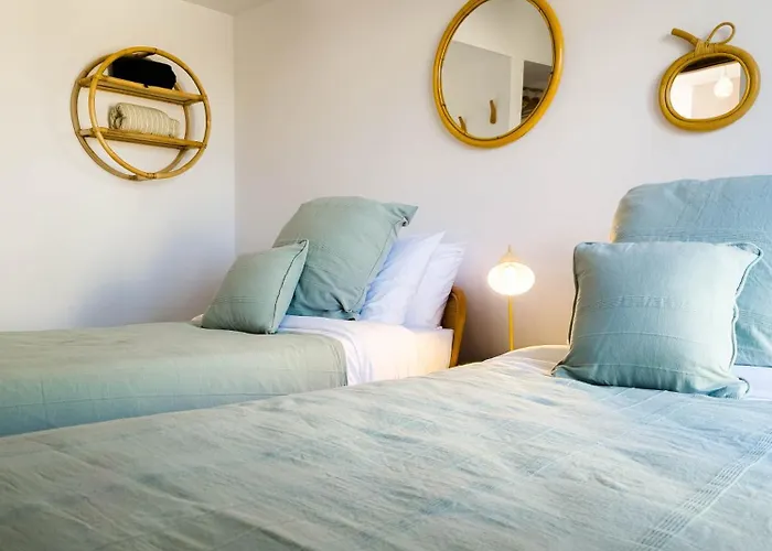 Nour, Modern High-ceiling Retreat With Pool In Plaka Naxos Villa