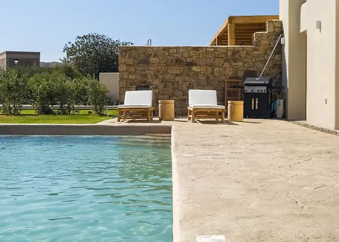Nour, Modern High-ceiling Retreat With Pool In Plaka Naxos Naxos City