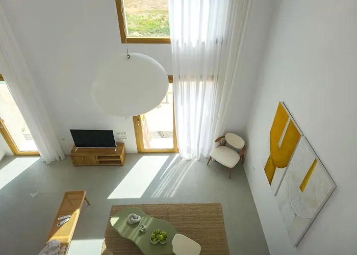 Nour, Modern High-ceiling Retreat With Pool In Plaka Naxos Villa *