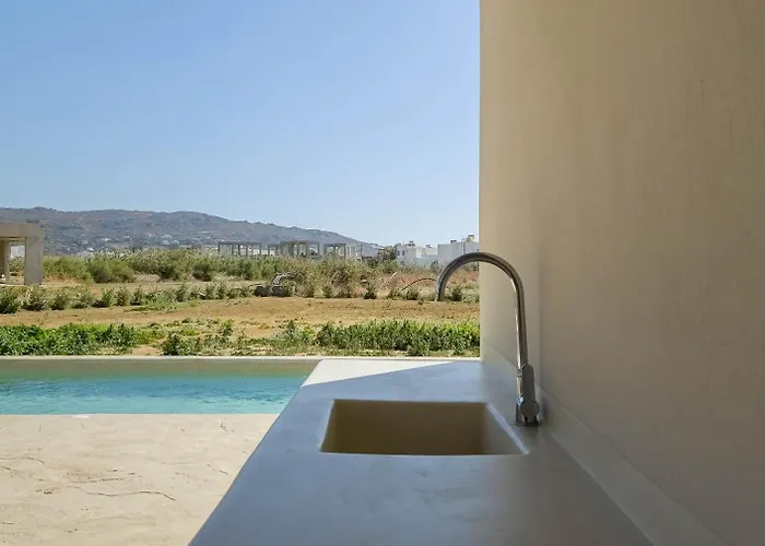 וילה Nour, Modern High-ceiling Retreat With Pool In Plaka Naxos Naxos City