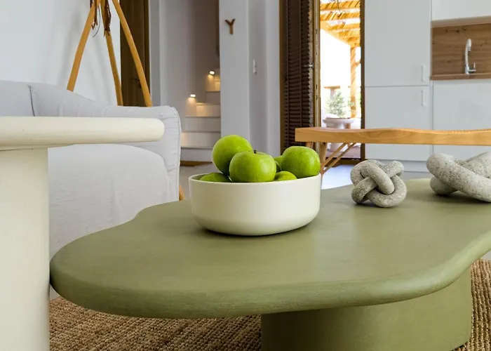 Nour, Modern High-ceiling Retreat With Pool In Plaka Naxos Naxos City